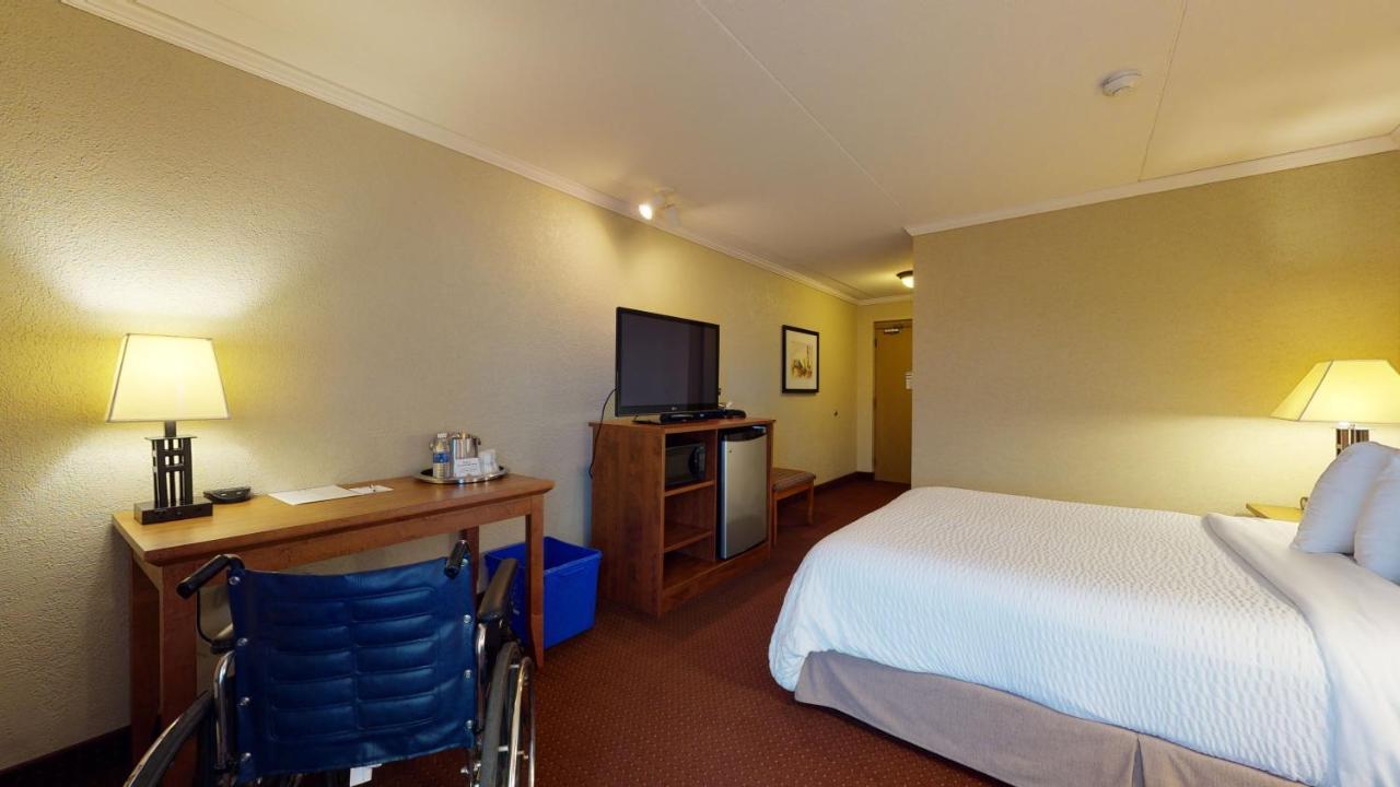 Hotel Western Norwester & Conference Centre 3*