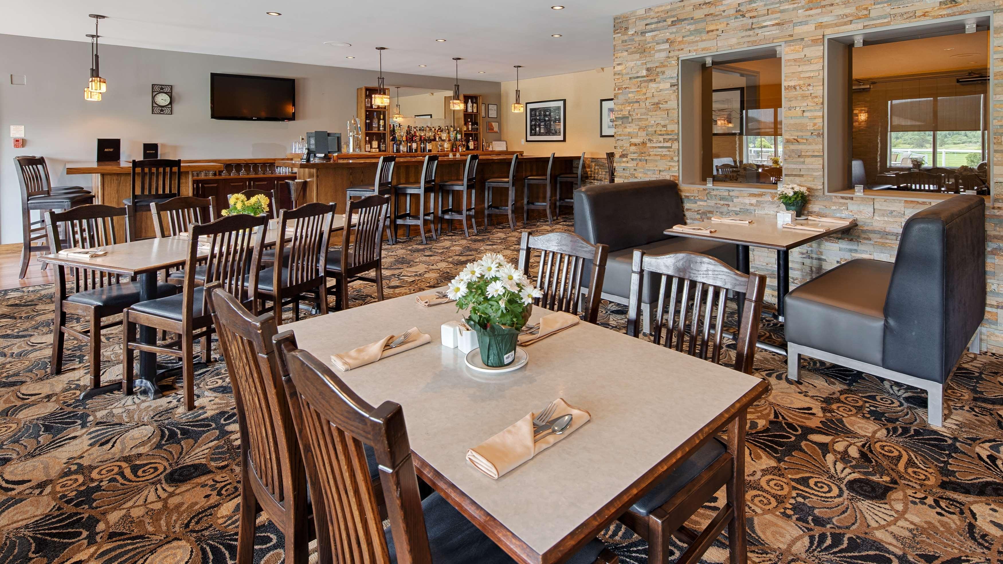 Western Norwester & Conference Centre Hotel